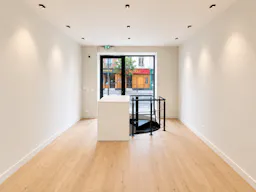 BOUTIQUE RUE DES ARCHIVES - Image 1