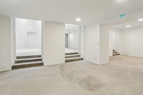 Espace showroom / �v�nement : verri�re, volume et design �pur� - Image 9