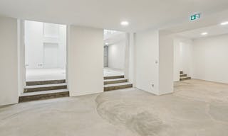 Espace showroom / �v�nement : verri�re, volume et design �pur� - Image 9