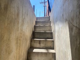 Large Basement space in LA - Image 9