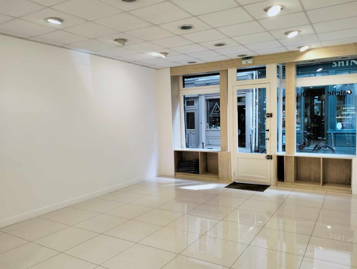 White-Box Space in Le Marais - Image 4