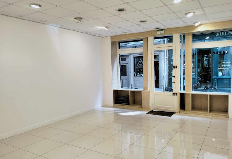 White-Box Space in Le Marais - Image 4