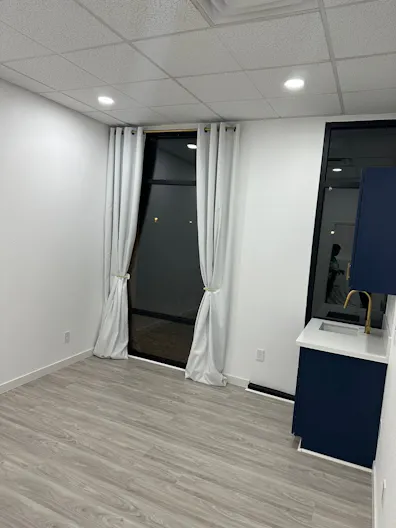 Newly renovated Private Suite for rent in Beauty Salon - Image 3