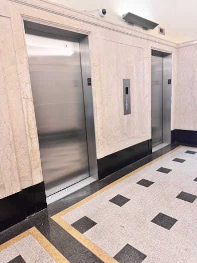 Elegant Pink Venue in Downtown NYC: Ideal for Glam Services & Stylish Events - Image 2