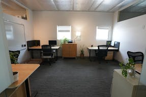 Team Office for 4 - Image 1