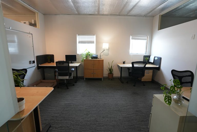 Team Office for 4 - Image 1