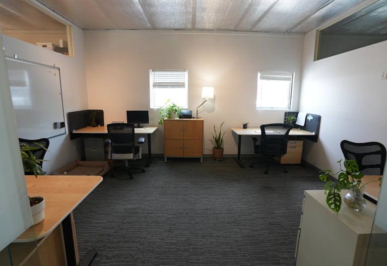 Team Office for 4 - Image 1