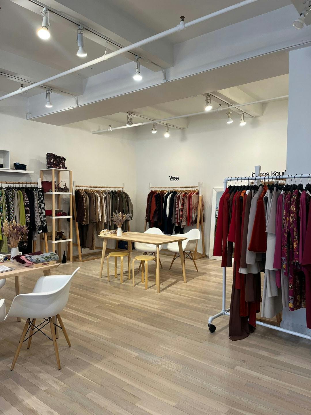 Bright Showroom for Full Rental in New York