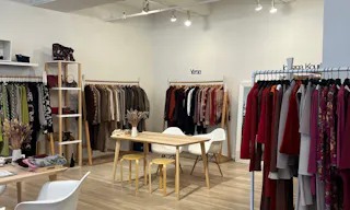 Bright Showroom - Full Rental - Image 3