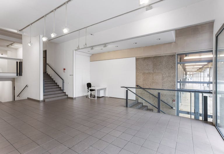 One-of-a-Kind Space in Le Marais - Image 2