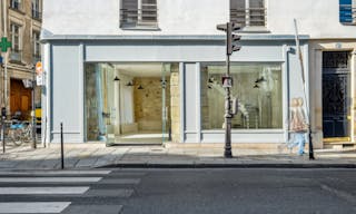 Corner space on Rue de Turenne - Image 0