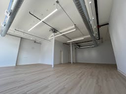 Minimal & Versatile White Wall Gallery Storefront perfect for Art Exhibitions, Pop-Up Shops, and Events - Image 2