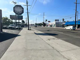 Venice - LA - Lincoln Blvd. Prime, heavy traffic retail shop - Image 3