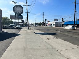 Venice - LA - Lincoln Blvd. Prime, heavy traffic retail shop - Image 3