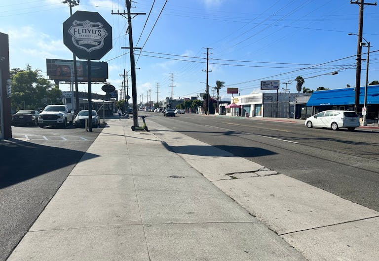 Venice - LA - Lincoln Blvd. Prime, heavy traffic retail shop - Image 3
