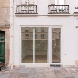 Perfect location on Rue de Turenne - Image 2