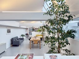 Bright Loft: 450 sqm Versatile Industrial Space with Stunning Daylight and Minimalist Design - Image 5