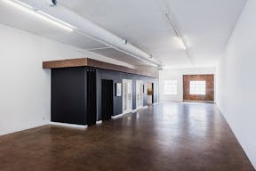 Pop-Up Retail / Art Gallery in Burbank - Image 1