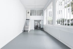 DAYLIGHT STUDIO IN CENTRAL PARIS - Image 8