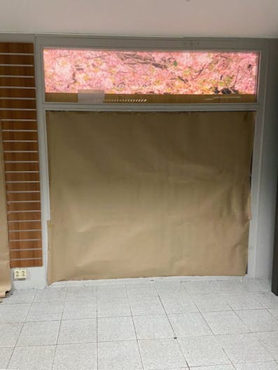 Former tobacco store in Commerce Skövde - Image 4