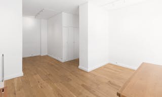 Beautiful Marais Gallery Space - Image 4