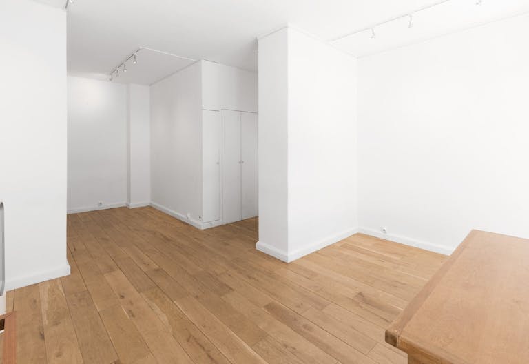 Beautiful Marais Gallery Space - Image 4