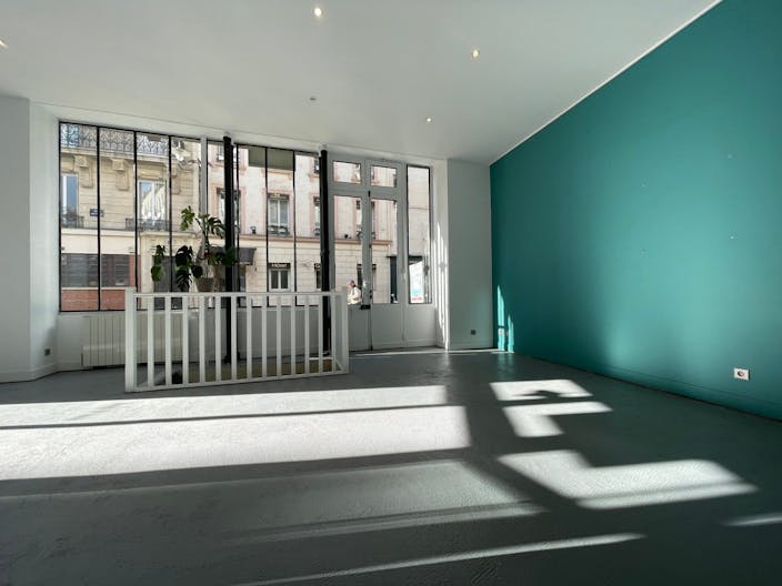 Boutique Canal Saint Martin - Image 4