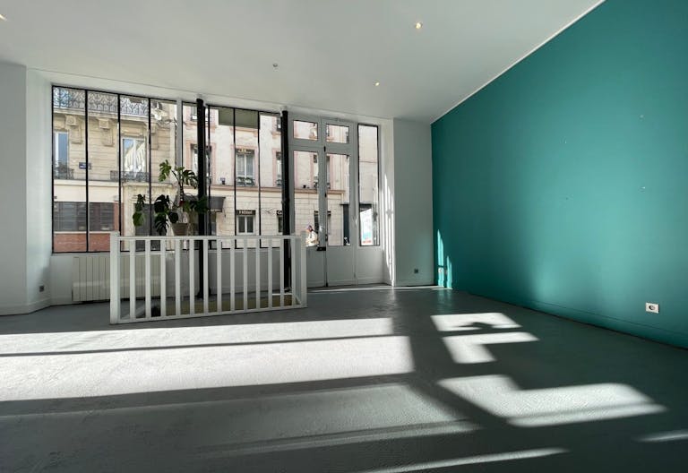 Boutique Canal Saint Martin - Image 4