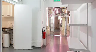 Creative Le Marais Retail Space - Image 23
