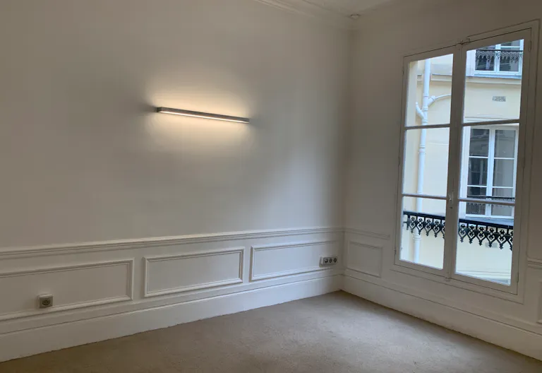 Parisian Showroom in the 7th Arr. - Image 3