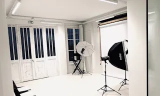 Atelier d’artiste moderne et industriel à Paris - Image 5