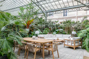 Adresse exclusive avenue Montaigne - Image 1