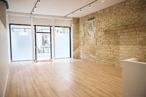 High-Ceiling Showroom | Palestro (Paris 2e) — Steps from Marais & Palais Royal - Image 0