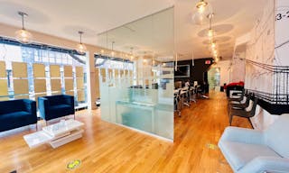 Prime Williamsburg Corner Retail Space | 100 ft Glass Frontage | High Foot Traffic - Image 15