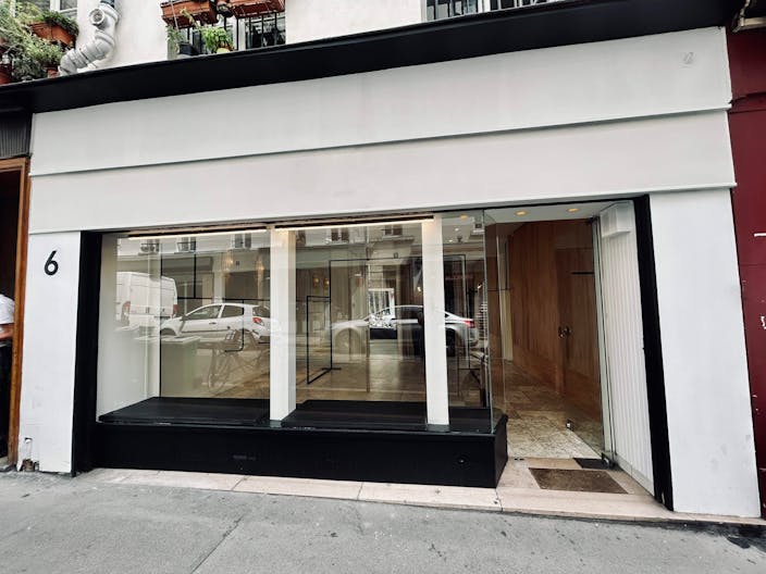 Boutique Paris 3 - Image 0
