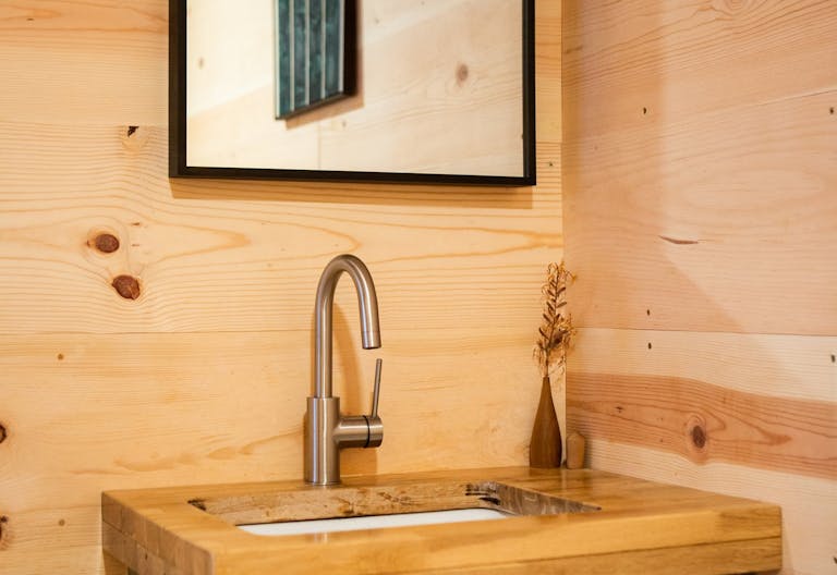 Beautiful hand built wood gallery in the Sunset - Image 1