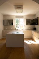 Studio photo d'exception � Colombes ? Maison historique avec jardin - Image 3