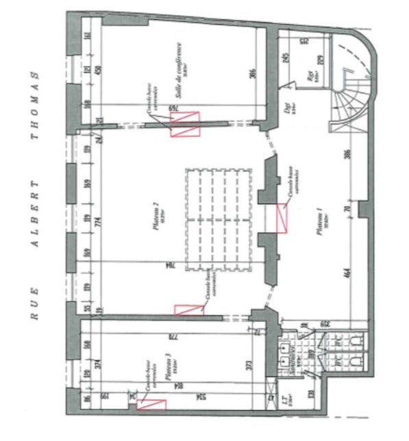 423 Square Meter Office Space on Rue Albert Thomas, Paris