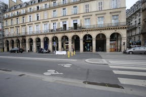 Superb Showroom Rue de Rivoli - Image 1