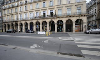 Superb Showroom Rue de Rivoli - Image 1