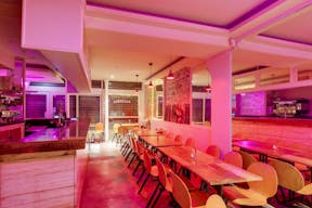 Restaurant | Paris 3�me | Pizzeria | Natural Lighting | Color Lighting Evening Options - Image 1