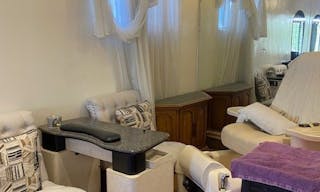 Local Hair Salon for rent (Beauty, Nails, & Private Rooms) - Image 8