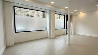 Loft industriel avec verrière zénithale - Image 11