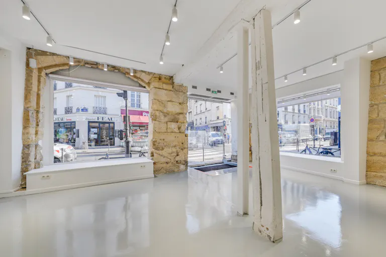 Corner Boutique on Rue de Turenne - Image 4