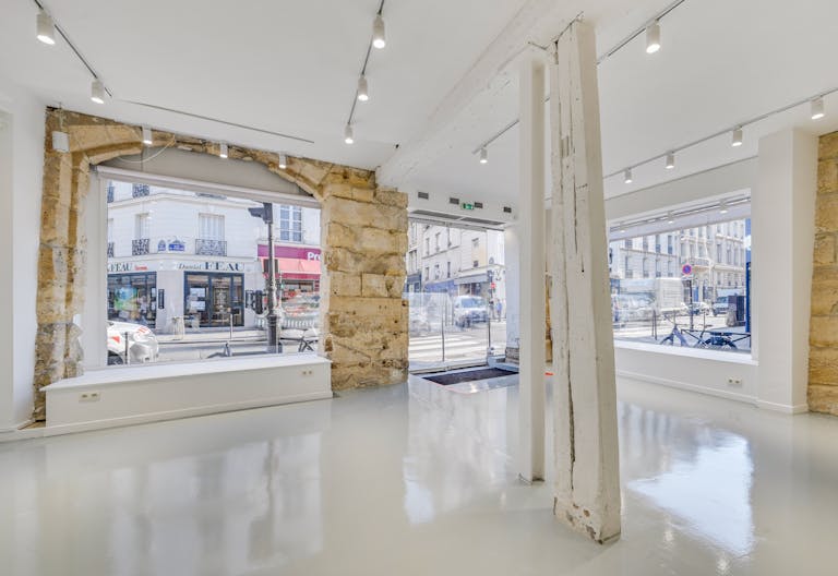 Corner Boutique on Rue de Turenne - Image 4