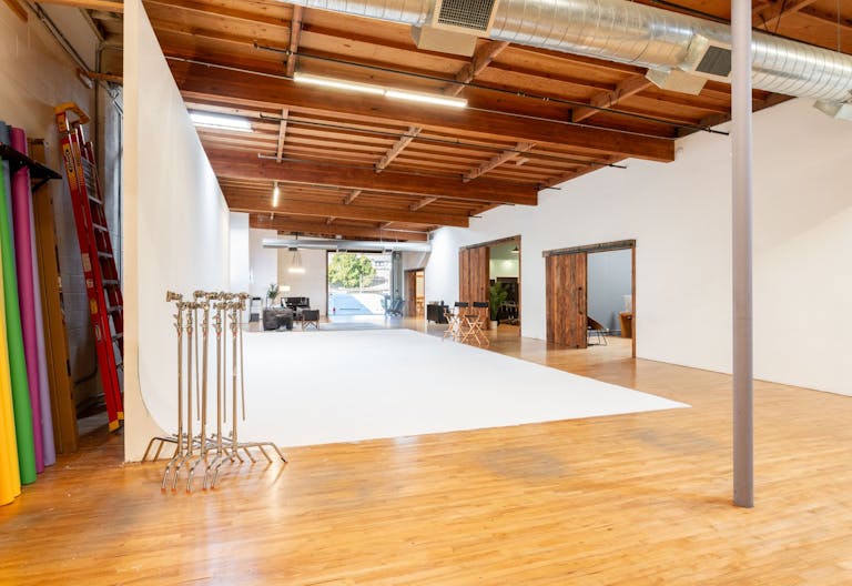 Silver Lake Meeting Space - Photography studio - Image 0