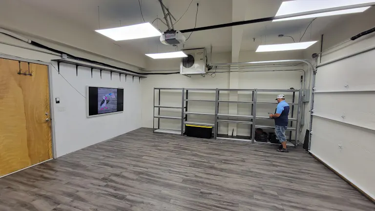Whitebox shop space perfect for a pop-up or class space! - Image 2