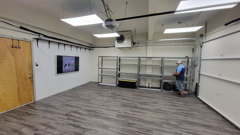 Whitebox shop space perfect for a pop-up or class space! - Image 2