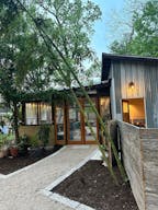 Swoop House in East Austin - Image 8