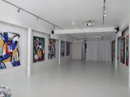 Gloss White Gallery Space on Fairfax Ave - Image 16